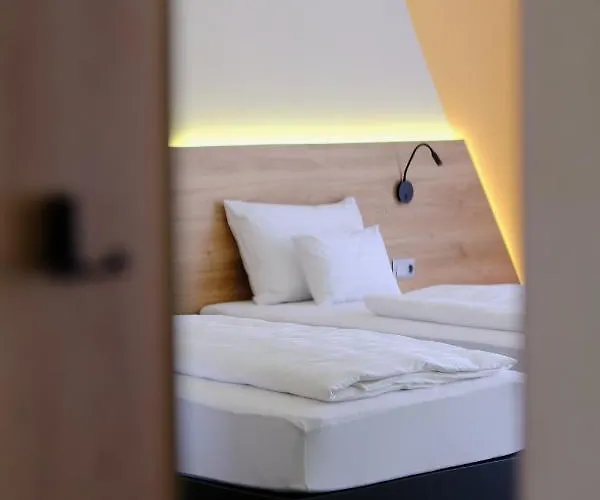 Hotell Kiraly Park 4*